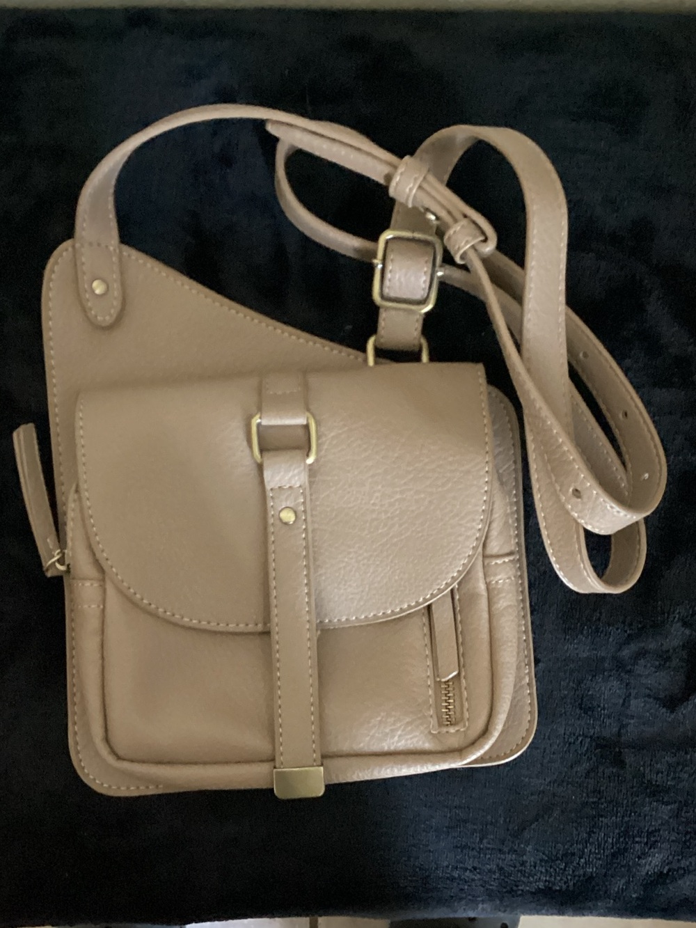 Women’s Crossbody Shoulder Bag in Taupe